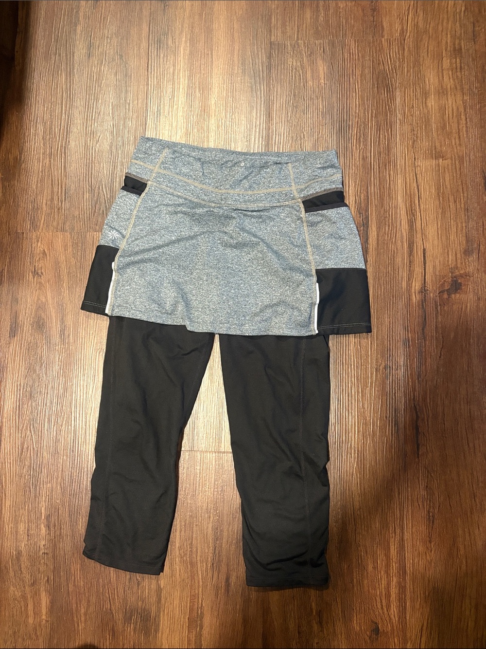 Athleta Gray Heather Skirted Leggings with Black Capri Bottoms
